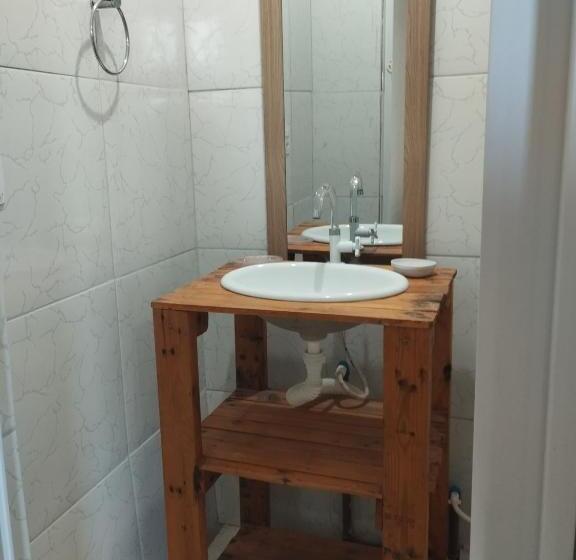이코노미 쿼드러플룸(공용 화장실), Seomarujo Rent A Room Morro Branco