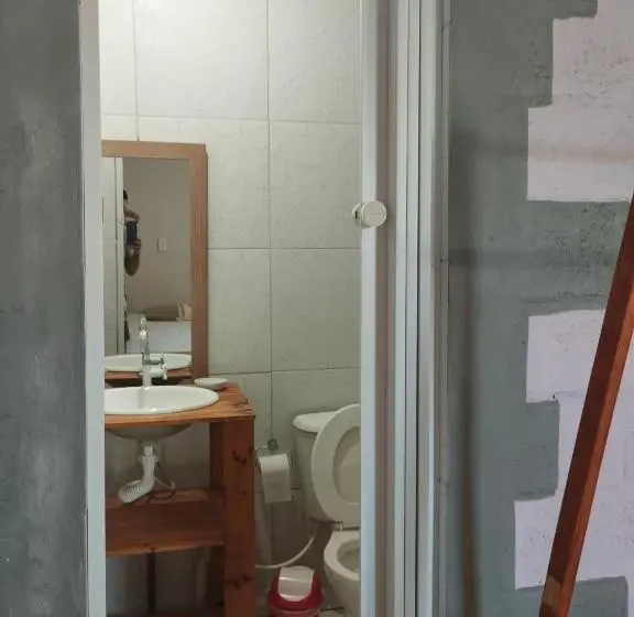 Neljän hengen Economy-huone jaetulla kylpyhuoneella, Seomarujo Rent A Room Morro Branco