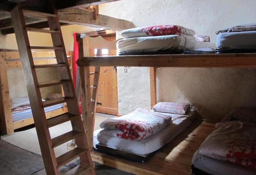 Кровать в Общей Комнате, La Fruitière   Gîte D étape Et De Séjour