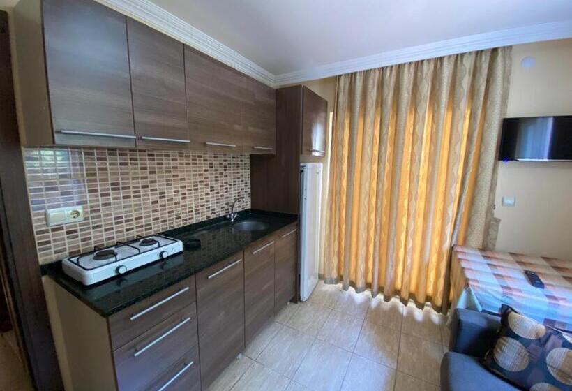 带1个卧室的带阳台的公寓, Dede Apart Otel