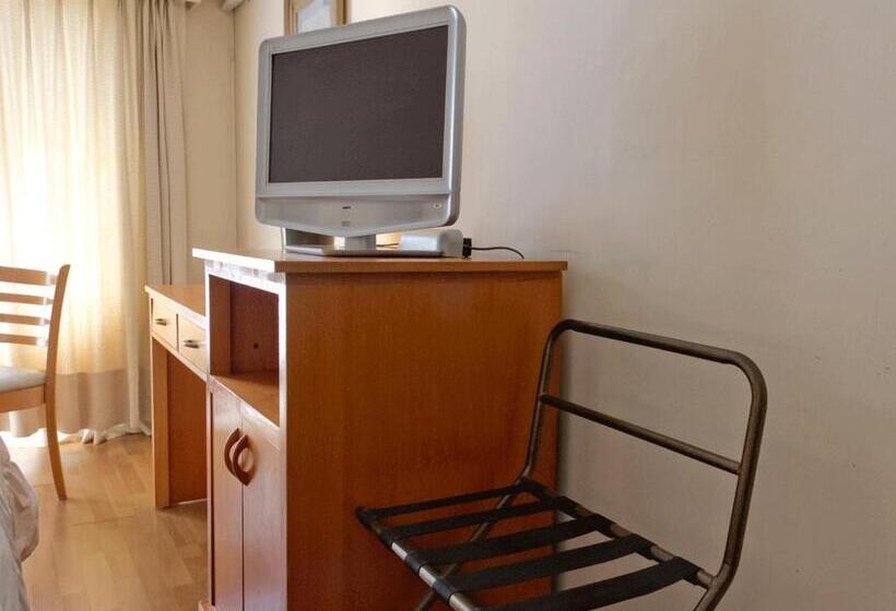 غرفة قياسية ثلاثية, Atlántico Suites