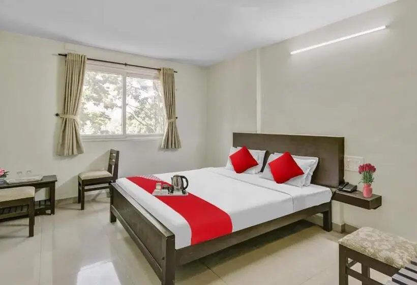 Classic Kolmen Hengen Huone, Kalapurackal Residency