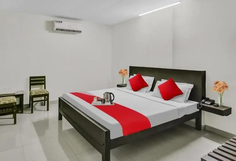Classic Kolmen Hengen Huone, Kalapurackal Residency