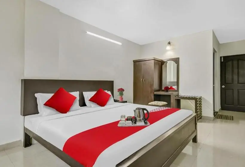 Classic Kolmen Hengen Huone, Kalapurackal Residency