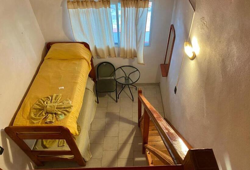 四人高级间, Luna Morena