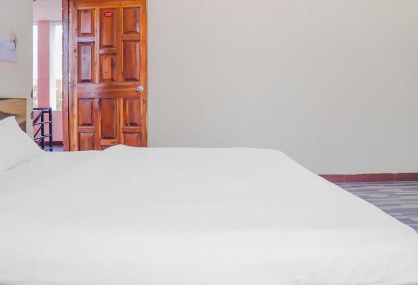 חדר קלאסי לשלושה, Oyo Flagship 84379 York Inn