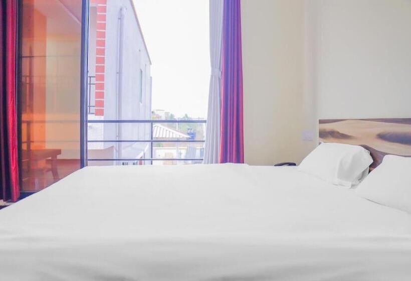 חדר קלאסי לשלושה, Oyo Flagship 84379 York Inn