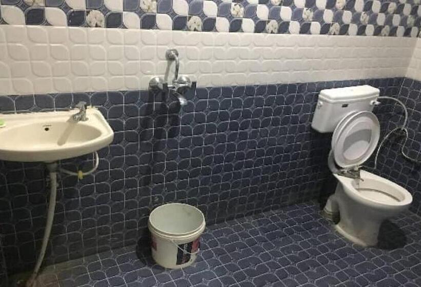 三人经典房间, Oyo Shree Shayam