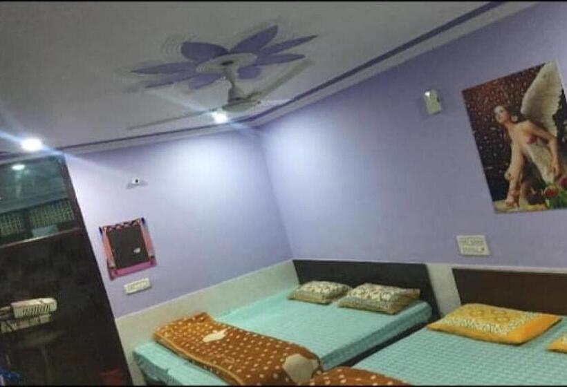 三人经典房间, Oyo Shree Shayam