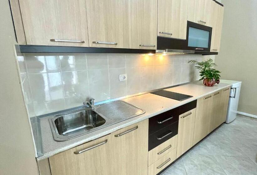 استودیوی استاندارد, Lungomare Studio Apartment