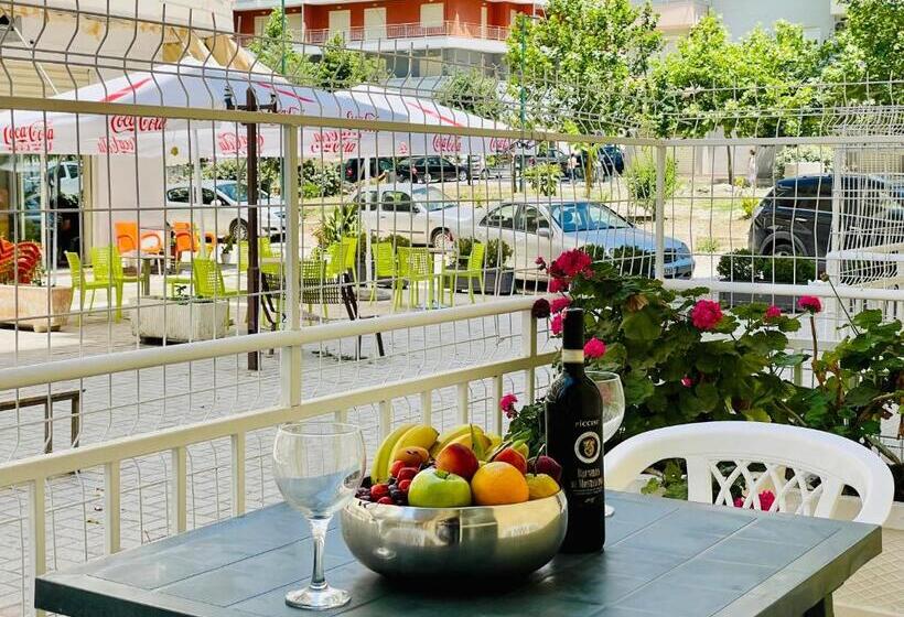 استودیوی استاندارد, Lungomare Studio Apartment