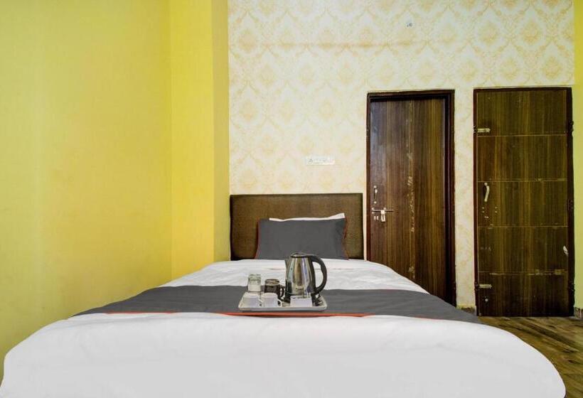 トリプルクラシックルーム, Oyo Flagship Hotel J.n.d