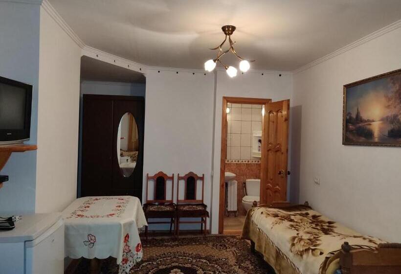 اتاق استاندارد چهار تخته, зима літо