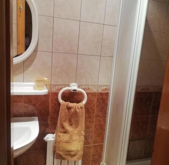 اتاق استاندارد چهار تخته, зима літо