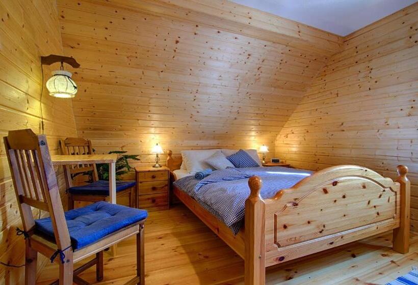 חדר סטנדרט לשלושה, Bouda 66