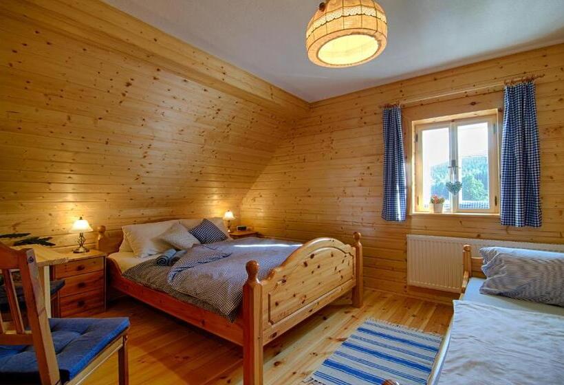 חדר סטנדרט לשלושה, Bouda 66