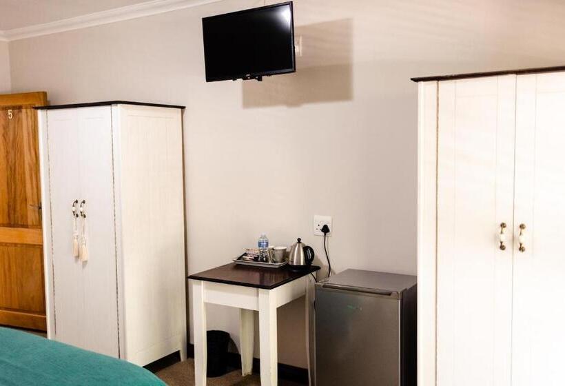 スタンダードルーム, Melted Butter On Milner Guesthouse