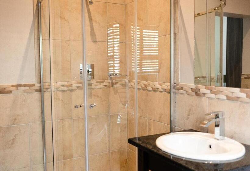 חדר משפחתי, Melted Butter On Milner Guesthouse