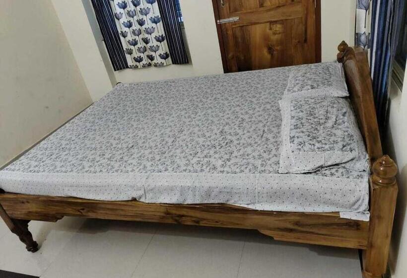 آپارتمان 1 خوابه, Oyo Home Krishna Bhawan