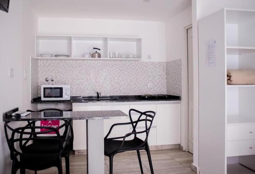 اتاق استاندارد با چشمانداز باغ, Aurelia