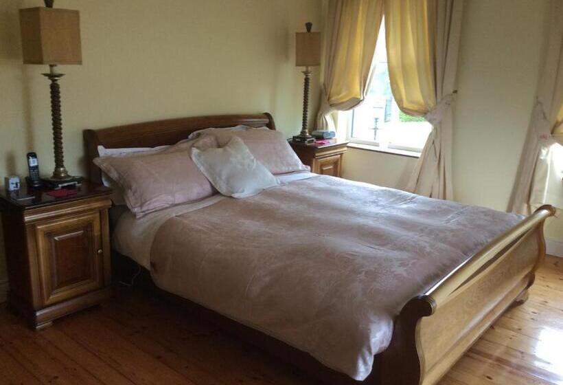 חדר דלוקס, Keyfield House