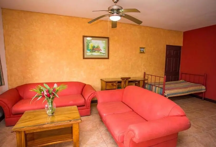 اتاق لوکس, Inn On The Park