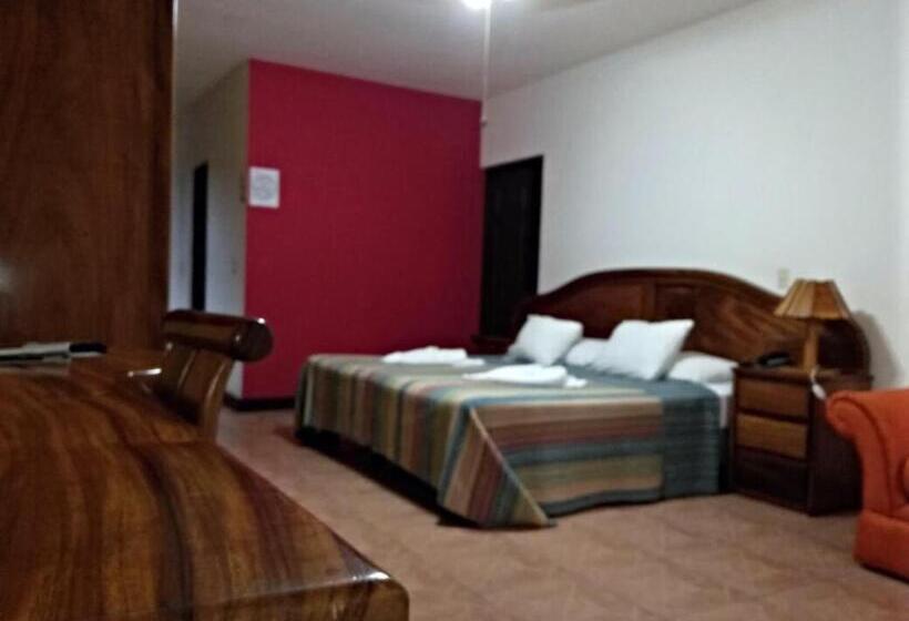 スタンダードルーム, Inn On The Park