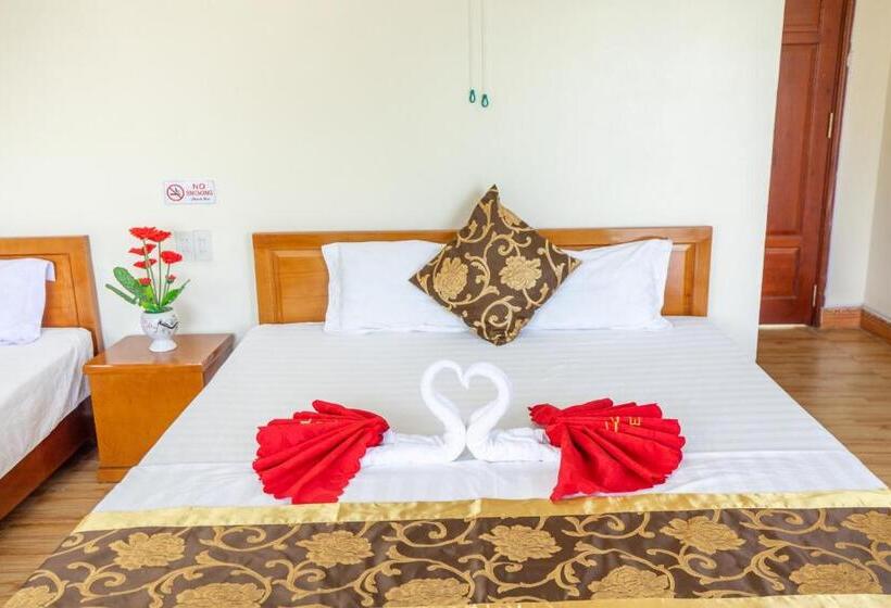 اتاق لوکس با بالکن و چشم‌انداز دریا, Ngọc Linh 2 Seaview