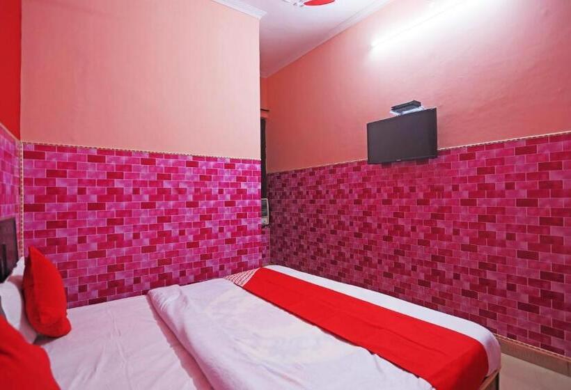 Quarto Triplo Clássico, Oyo Flagship Sangam Guest House