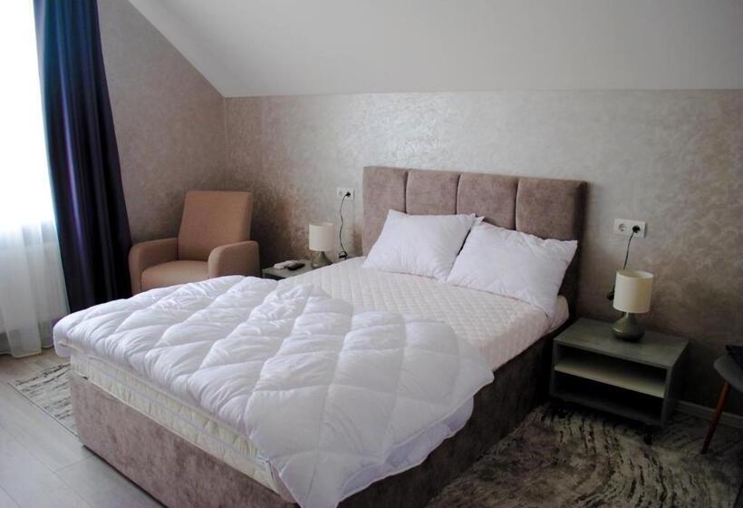 스탠다드 룸, Semillon Club