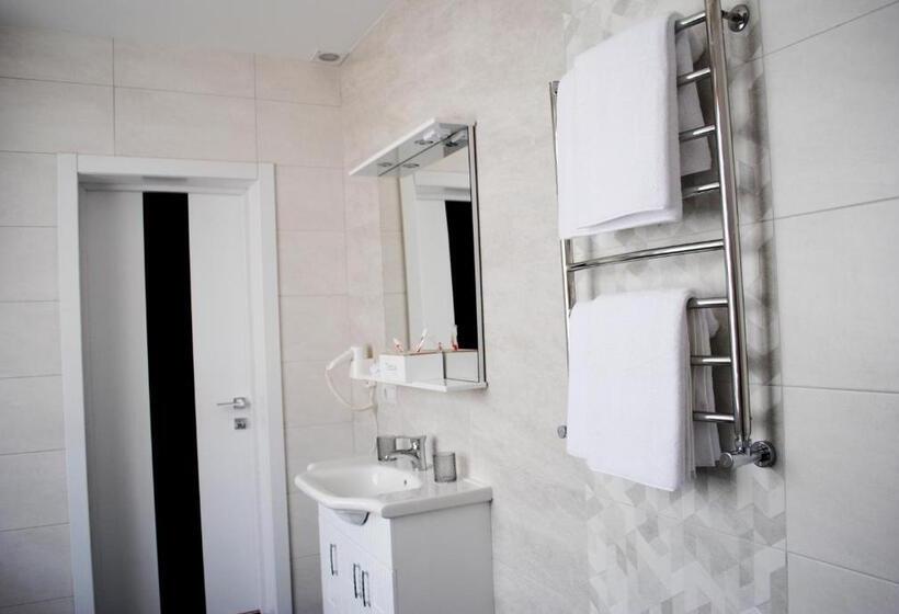 스탠다드 룸, Semillon Club