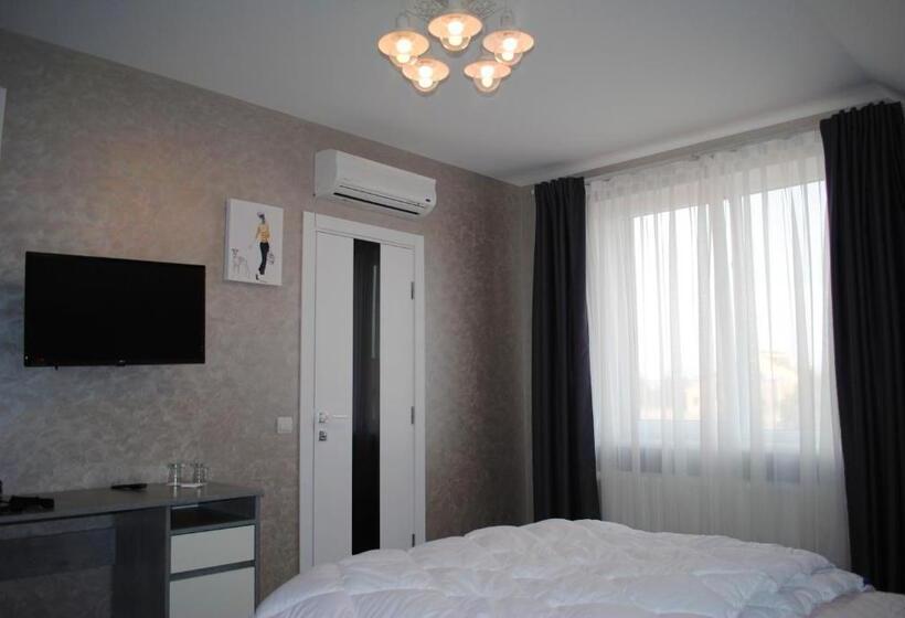 스탠다드 룸, Semillon Club