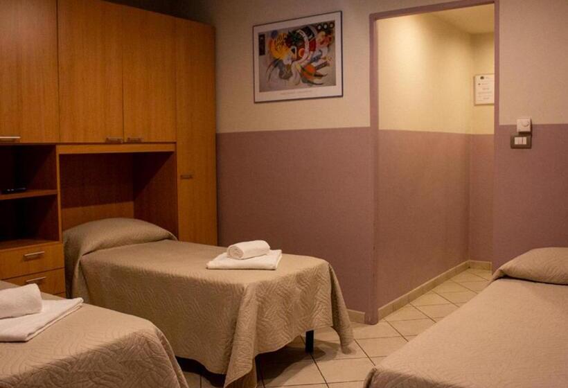 חדר סטנדרט לשלושה, Trattoria Due Citroni