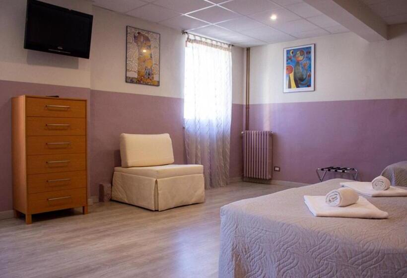 חדר סטנדרט לשלושה, Trattoria Due Citroni