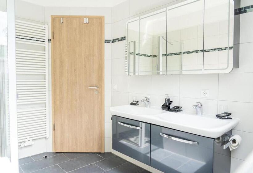 Апартаменты 1 Спальня с Балконом, Zur Waldhufe