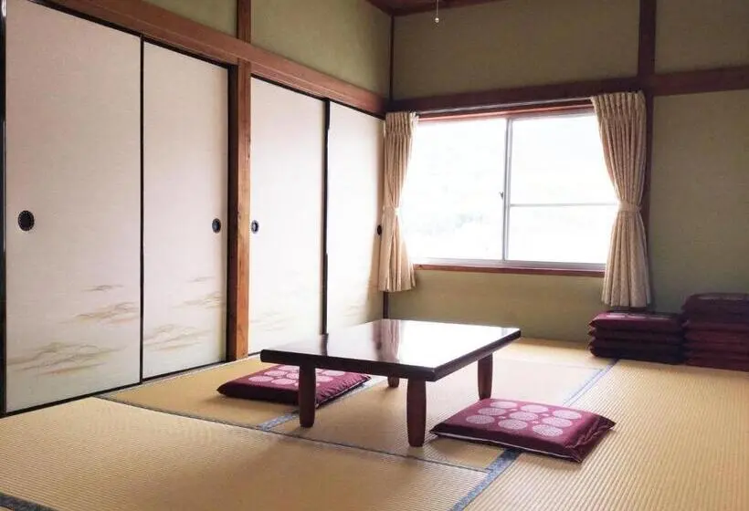 Standard Kolmen Hengen Huone, Kikuya Ryokan