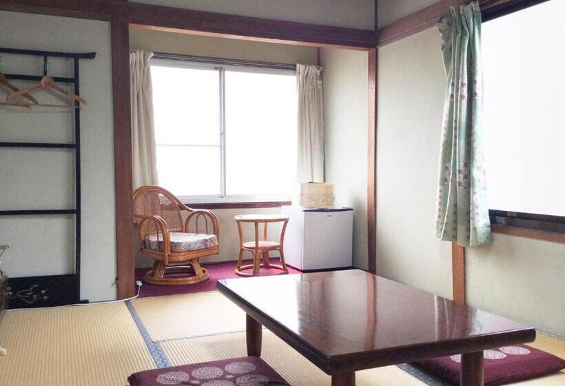 חדר סטנדרט לשלושה, Kikuya Ryokan