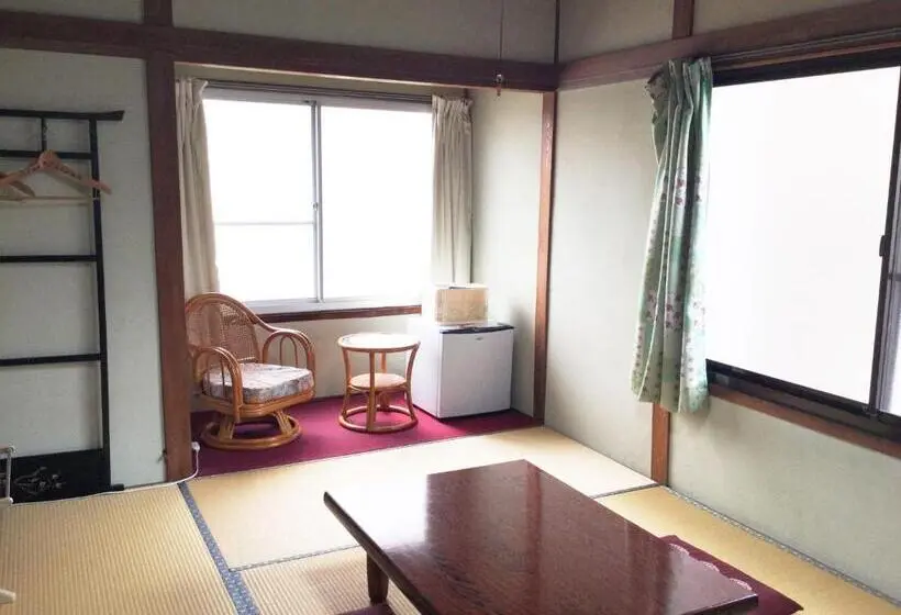 Standard Kolmen Hengen Huone, Kikuya Ryokan