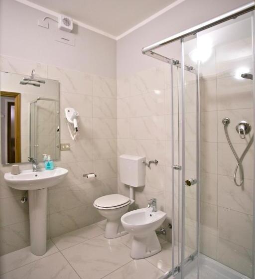 Четырехместный Номер Стандарт, La Maison B&b Di Brigitte E Simone