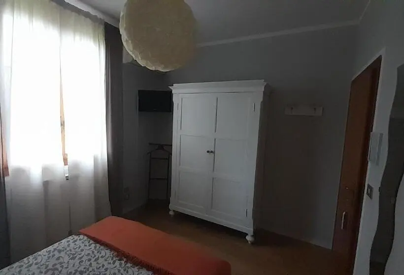 スタンダードシングルルーム, La Maison B&b Di Brigitte E Simone