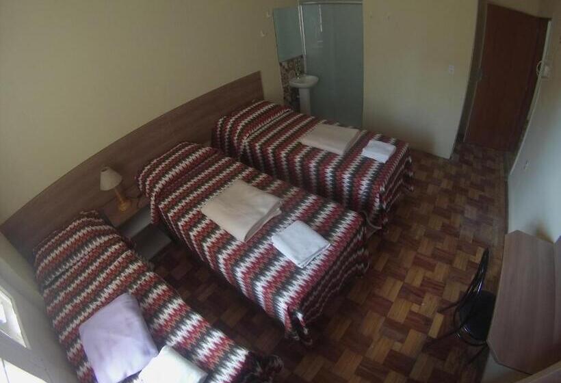 舒适三人间, Lotus Hotel & Hostel