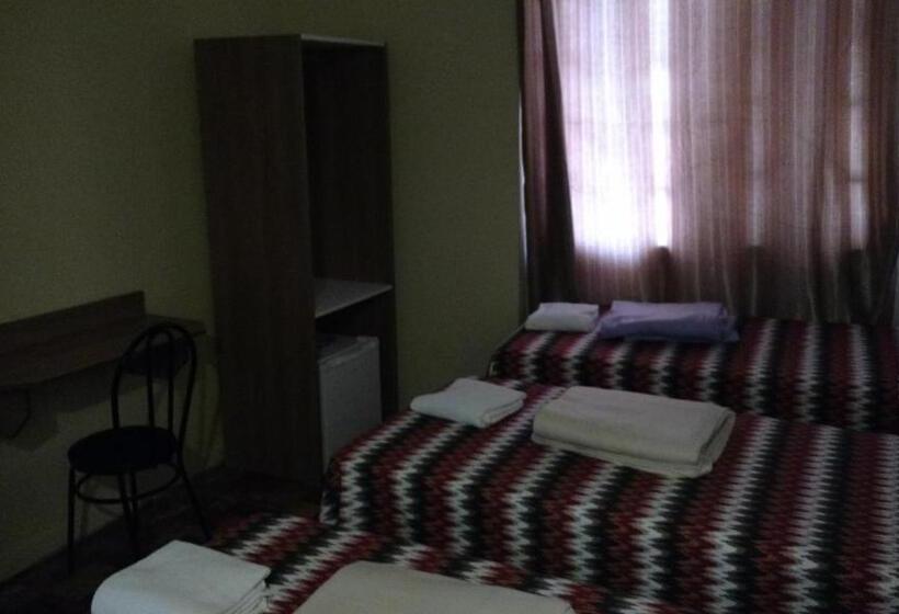 舒适三人间, Lotus Hotel & Hostel