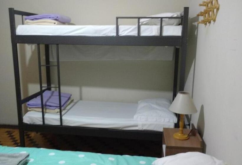 标准四人间共用浴室, Lotus Hotel & Hostel