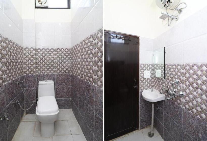 غرفة كلاسيكية ثلاثية, Flagship Hotel Dev