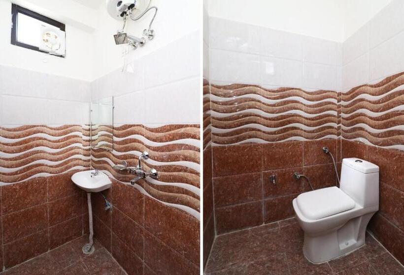 غرفة كلاسيكية ثلاثية, Flagship Hotel Dev