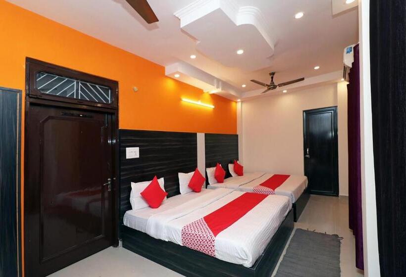 غرفة كلاسيكية ثلاثية, Flagship Hotel Dev