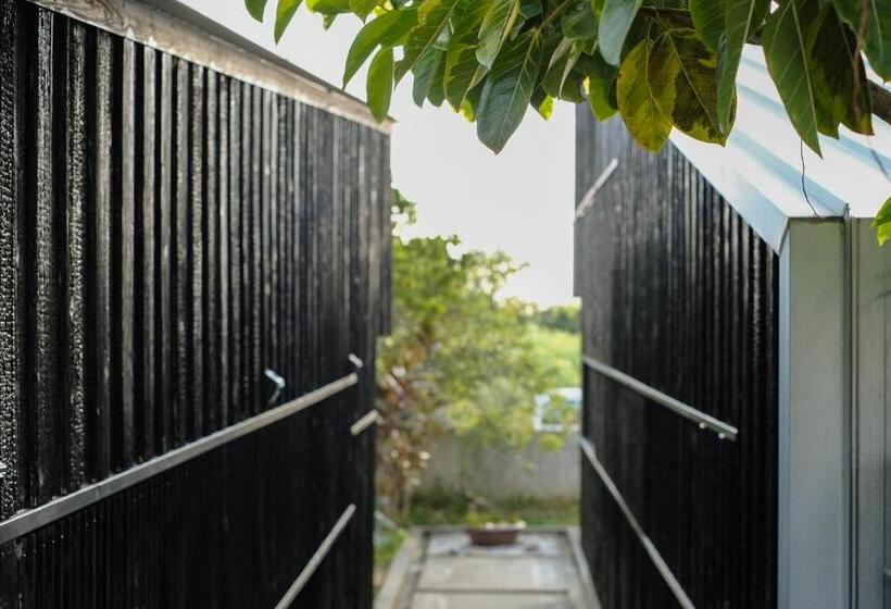 Habitación Familiar, 姉と弟の家