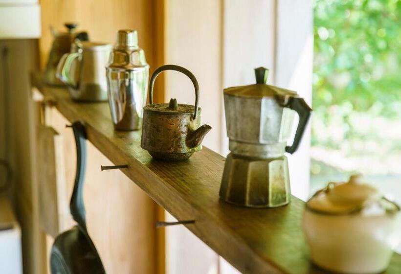 Habitación Familiar Vista Jardín, 姉と弟の家