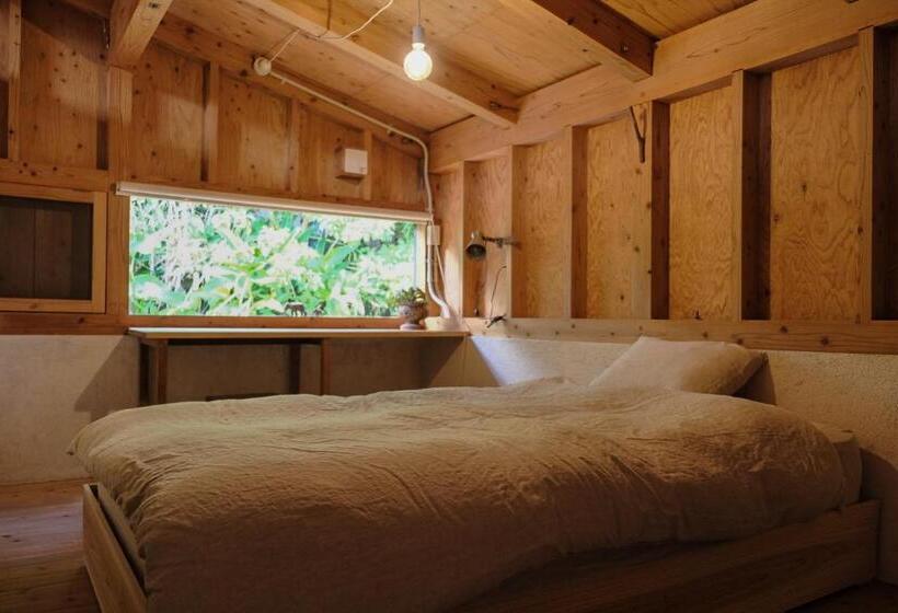 Habitación Familiar, 姉と弟の家