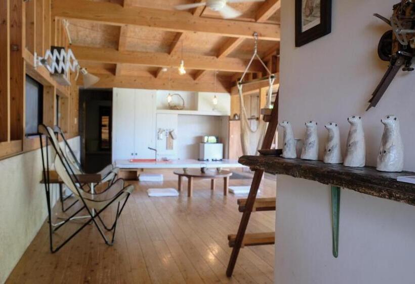 Habitación Familiar Vista Jardín, 姉と弟の家